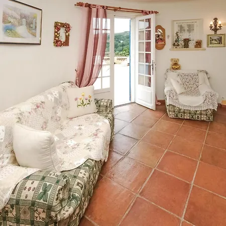 Holiday home In Maxime With Kitchen