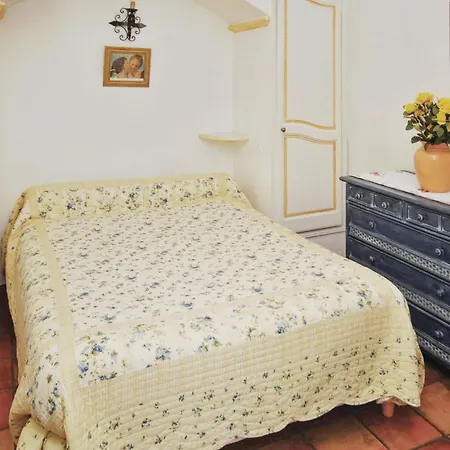In Maxime With Kitchen Holiday home